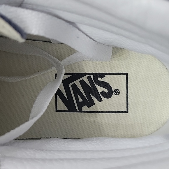 Van's SK8-Hi Brand new in the box authentic uper leather . - Picture 10 of 12